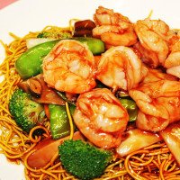 Tallarines fritos con gambas