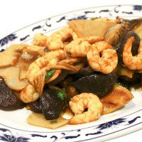 Gambas con bambú y setas chinas