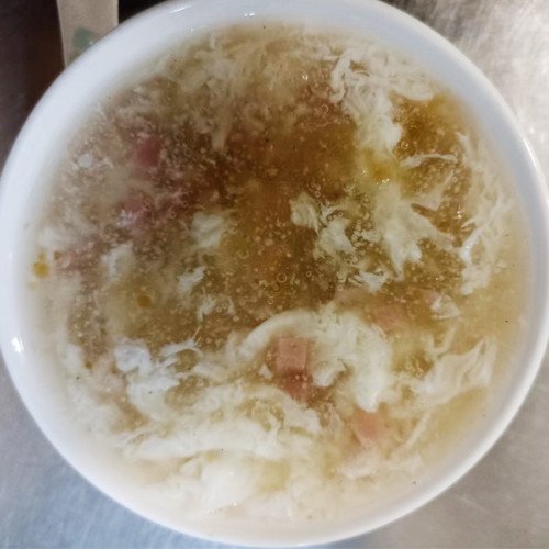 Sopa de nido de golondrinas con pollo