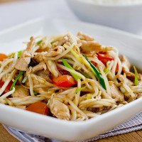 Cerdo con brotes de soja